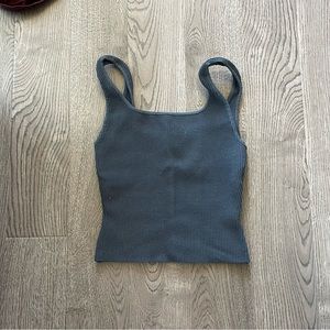 GUC Aritzia sculpt knit tank